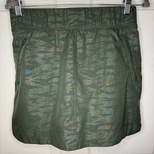 Orvis Green Patterned Pull On Skirt with Built In Shorts Size Small GUC